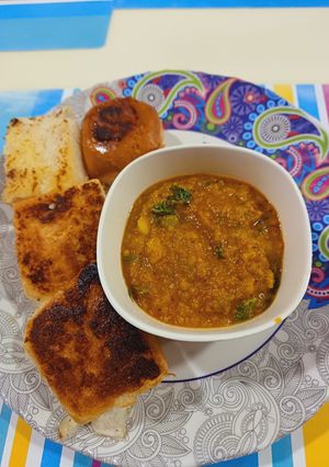 A picture of Pav bhaji.