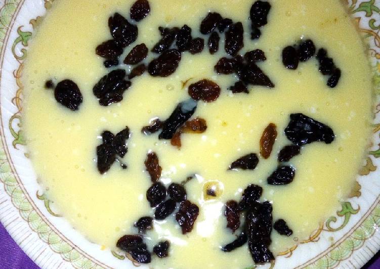Step-by-Step Guide to Prepare Super Quick Homemade Custard with dry grapes