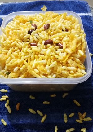 વઘારેલા મમરા (Vagharela Mamra Recipe In Gujarati) રેસીપી મુખ્ય ફોટો