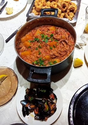 Una foto de Arroz con calamares