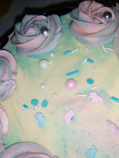 A picture of Buttercream frosting.