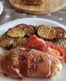 Pollo relleno de tomate 🍅y queso🧀 envuelto en jamón serrano