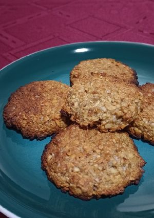 Una foto de Galletas veganas de avena, banana y almendras 🍪🍌 :)