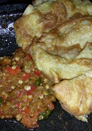 Foto resep Penyet II : Telur Dadar Sambal Bawang