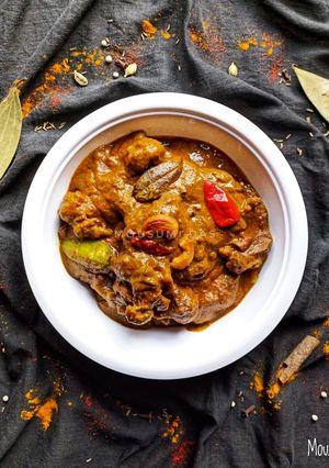 শাহী আওয়াধী চিকেন কোরমা(shahi Awadhi chicken korma recipe in bengali) রেসিপির প্রধান ছবি