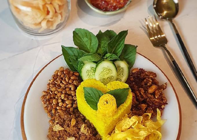 312. Nasi Kuning Gurih