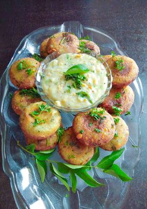 बटाटा पुरी और आलू डीप (Batata puri aur aloo dip recipe in Hindi) रेसिपी मुख्य फोटो
