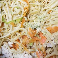 A picture of Pasta Primavera with Chicken.