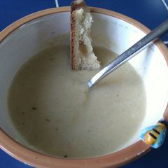 A picture of Slow cooker courgette/marrow soup.