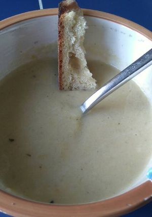 A picture of Slow cooker courgette/marrow soup.