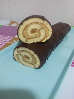 Una foto de Brazo de gitano de chocolate y café