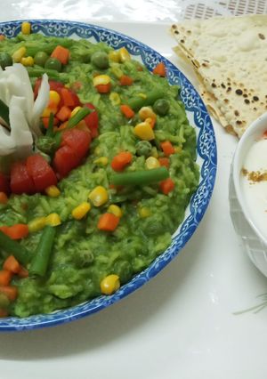 A picture of Masoor Dal Palak Veg Khichdi.