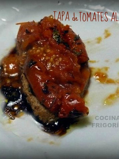 Una foto de Tapa de tomate al horno
