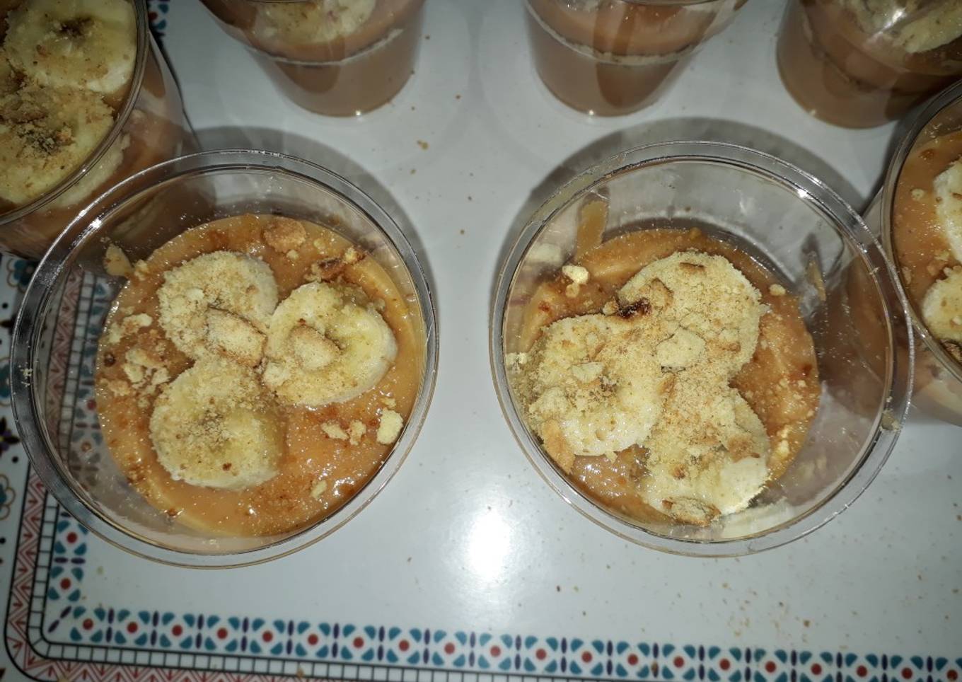 Dessert à la crème caramel et au banane