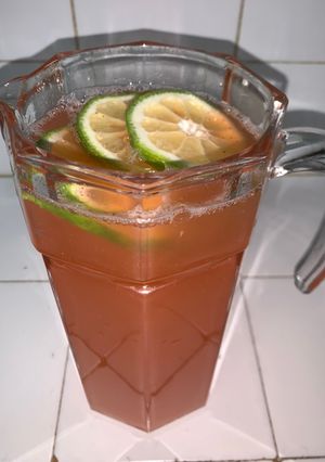A picture of Strawberry lemonade.