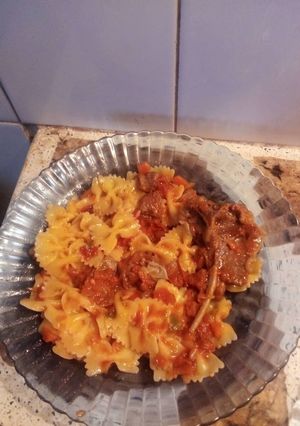 Una foto de Tuco de costillas y moñitas