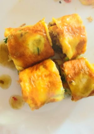 A picture of Korean Egg Rolls.