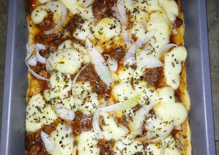Pizza daging cincang saus barbekue