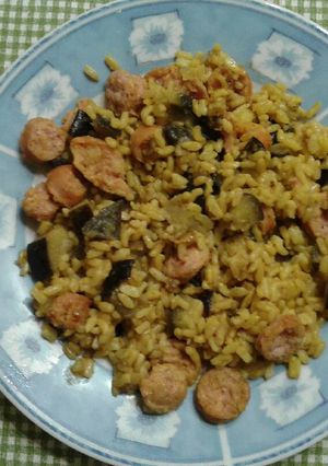 Foto principal de Arroz con berenjenas y salchichas frescas