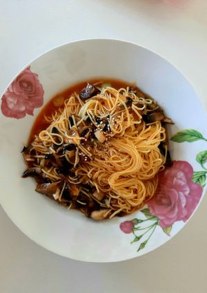 Φωτογραφία της συνταγής Noodles αυγού με sweet chili σάλτσα, μανιτάρια και γλυκοκολοκύθα