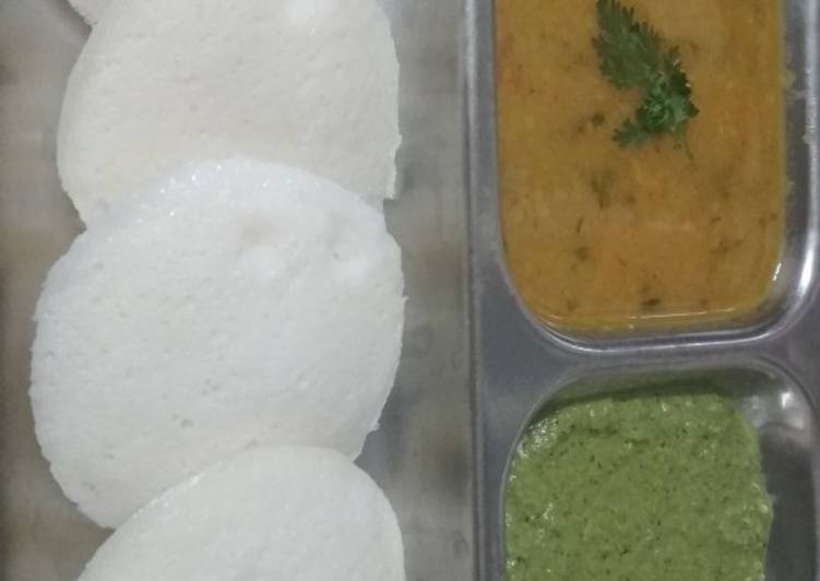 Idli sambhar chutney