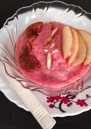 A picture of Apple Fig Smoothie Bowl.