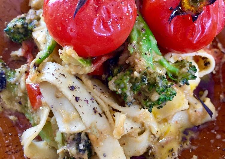 Simple Way to Make Super Quick Homemade Creamy Avocado and Tomato Pasta