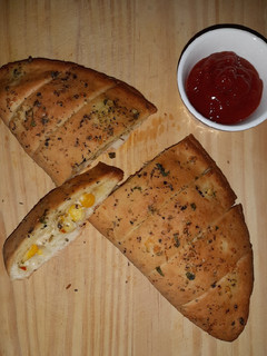 A picture of Stuffed Chessy Garlic Bread.
