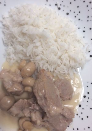 Une photo de Veau à la crème et aux champignons au cookeo