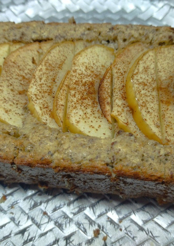 Una foto de Torta de manzana sin azúcar, sin harinas y súper saludable!!