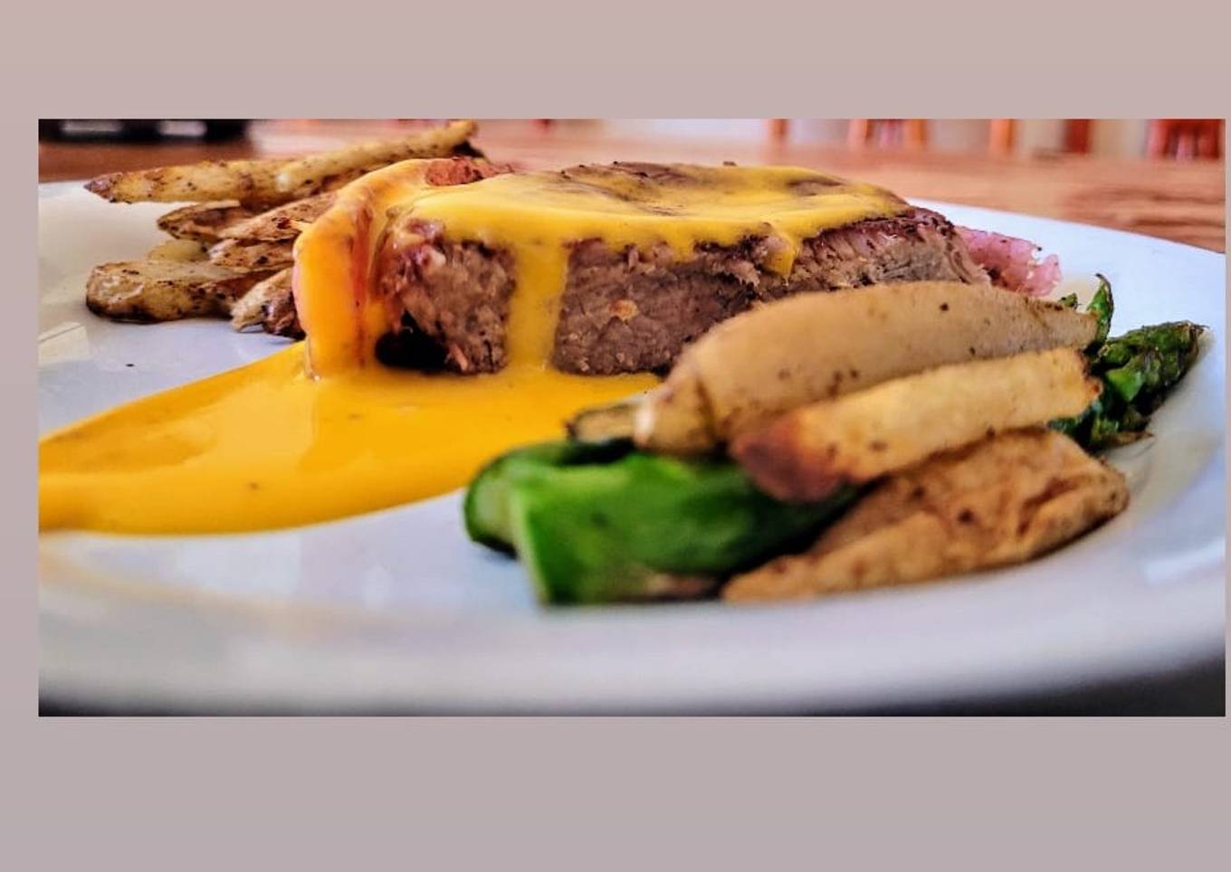 🍽️Medallón de res con salsa holandesa🍴