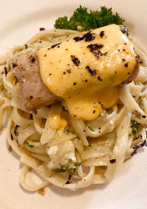 Foto resep Creamy Spinach Mushroom Pasta, Tuna Steak with Hollandaise Sauce