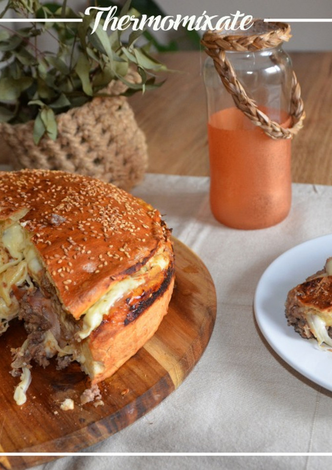 Una foto de Megahamburguesa completa para seis personas con Thermomix