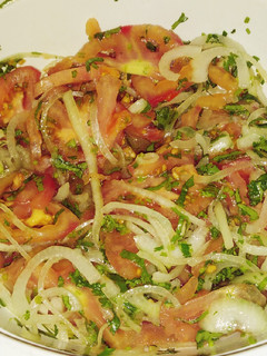 Una foto de Ensalada de Tomates con Cebolla