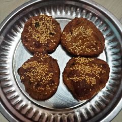 A picture of Methi dhebra (bajri che vade).