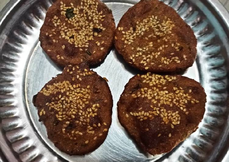 Easiest Way to Prepare Homemade Methi dhebra (bajri che vade)