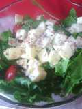 Ensalada rúcula, cherry y queso (o tofu)