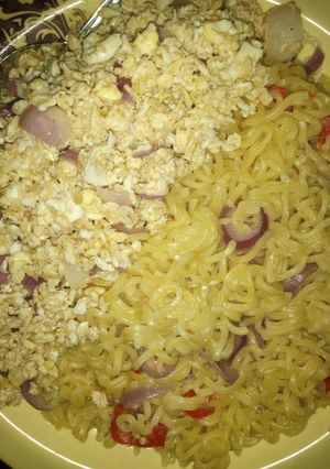 A picture of Indomie with egg.