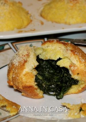 Foto di Tortini di pane con spinaci e mozzarella
