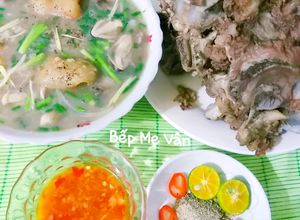 Hình của món Cháo chân bò và xương bò.