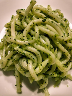 A picture of Udon with cilantro pesto.