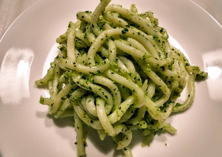 How to Prepare Speedy Udon with cilantro pesto