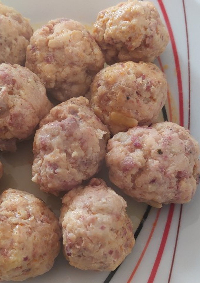 Una foto de Albóndigas para preparar un cocido, con embutidos de Catalunya