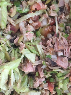 Una foto de Ensalada de atún 🥗