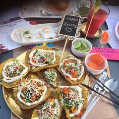 A picture of Thepla taccos.