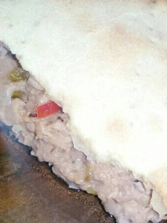 Una foto de Tarta de atún y de choclo con salsa blanca