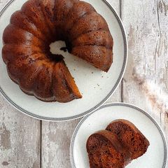 A picture of Indonesian Honey Comb Cake.