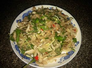 Hình của món Tai mui heo trộn.