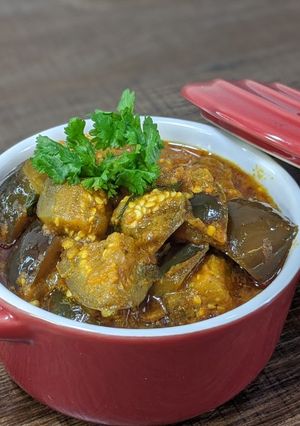 A picture of Eggplant curry/ Vangi Bhaaji/ Brinjal curry.