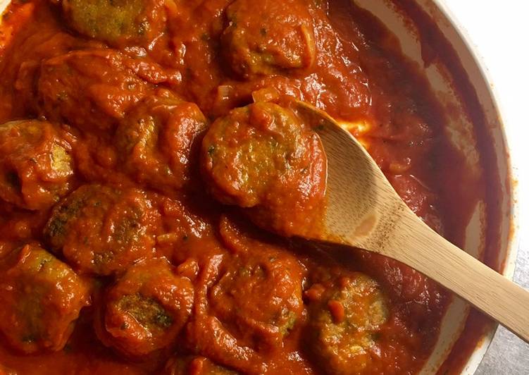 Polpette di pane al sugo